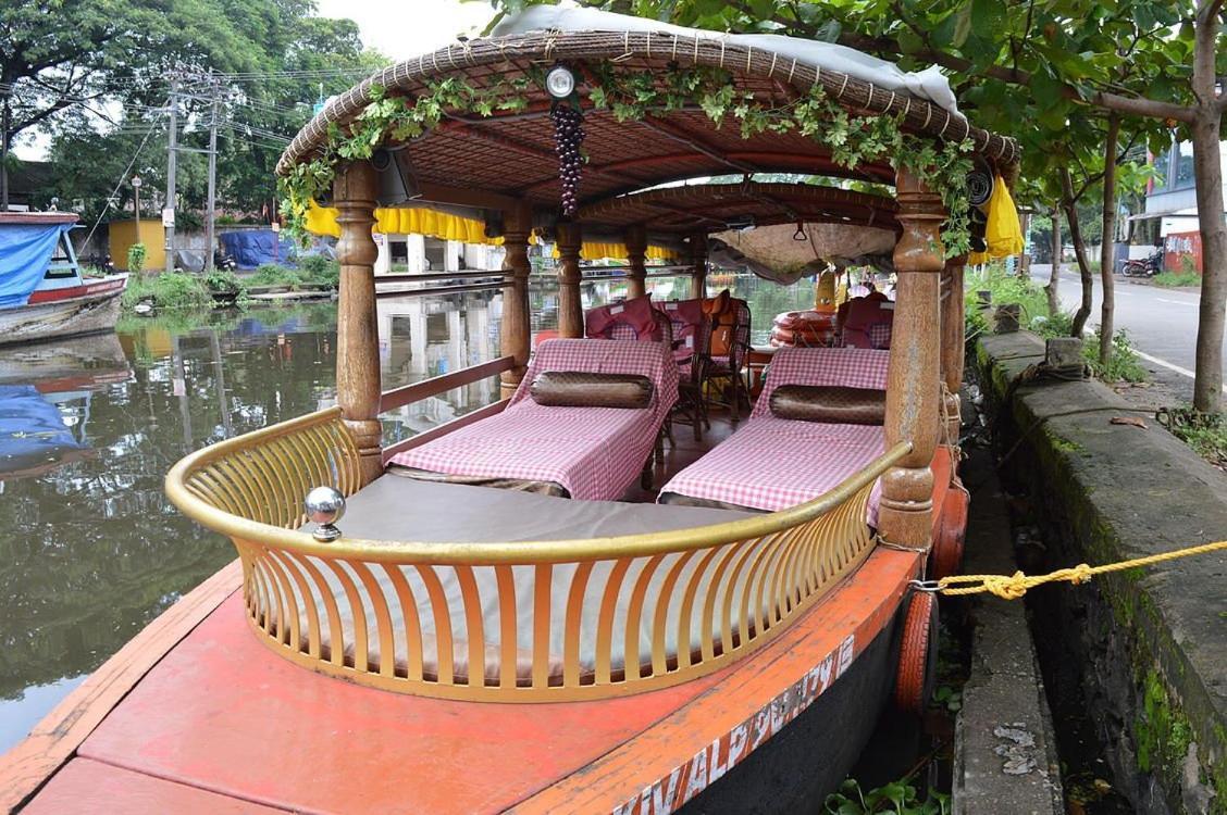 Golden Beach Home Stay Alappuzha Экстерьер фото