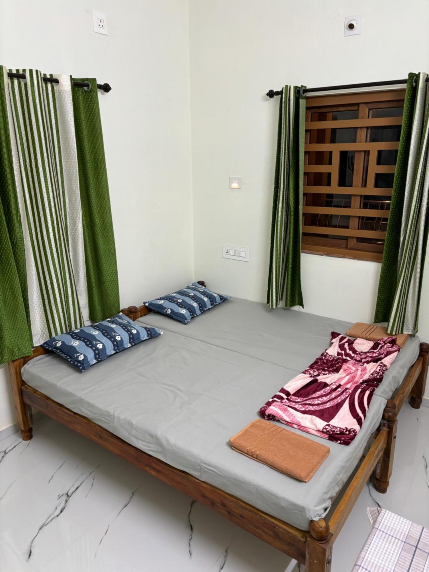 Golden Beach Home Stay Alappuzha Экстерьер фото