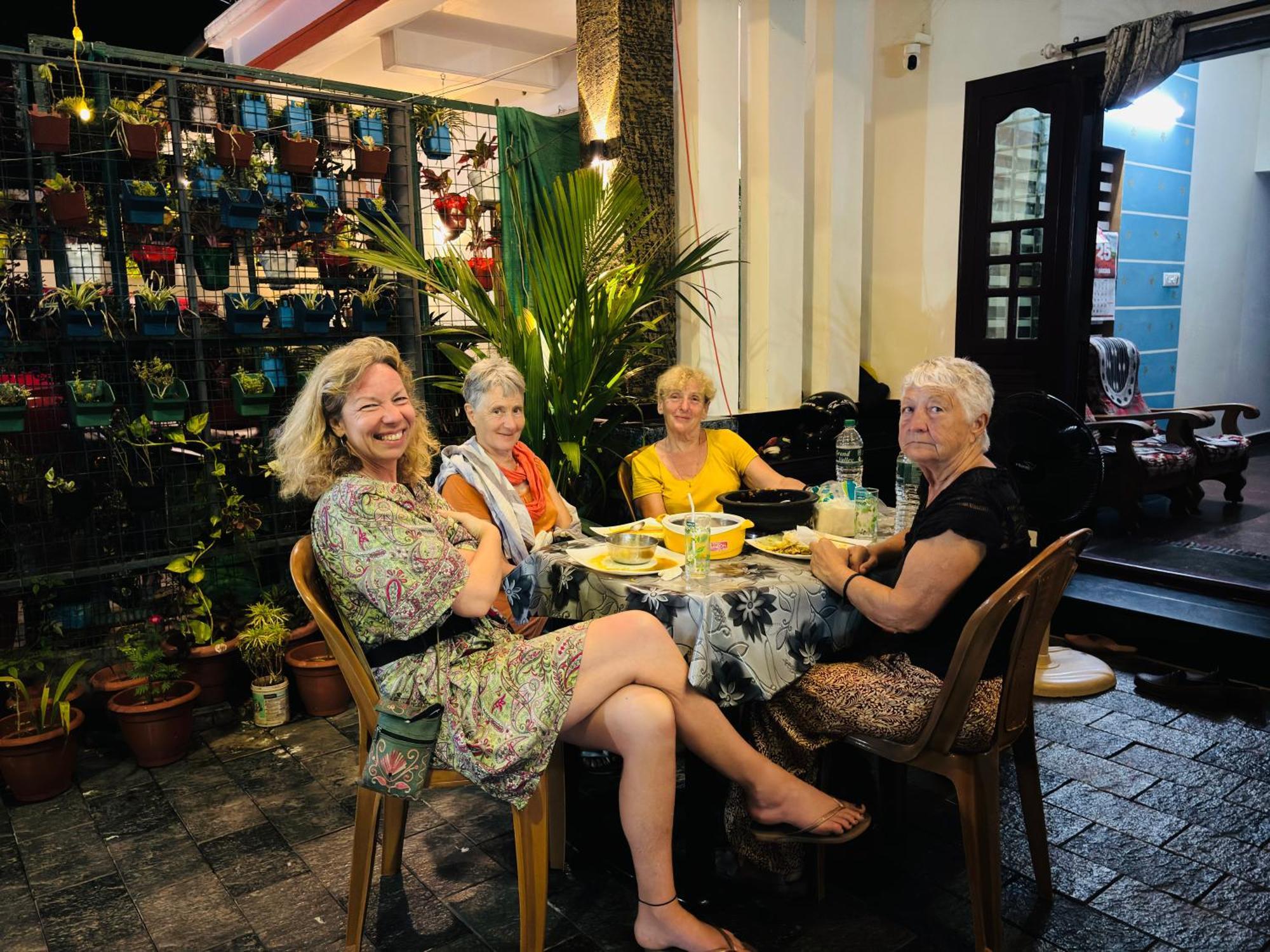 Golden Beach Home Stay Alappuzha Экстерьер фото