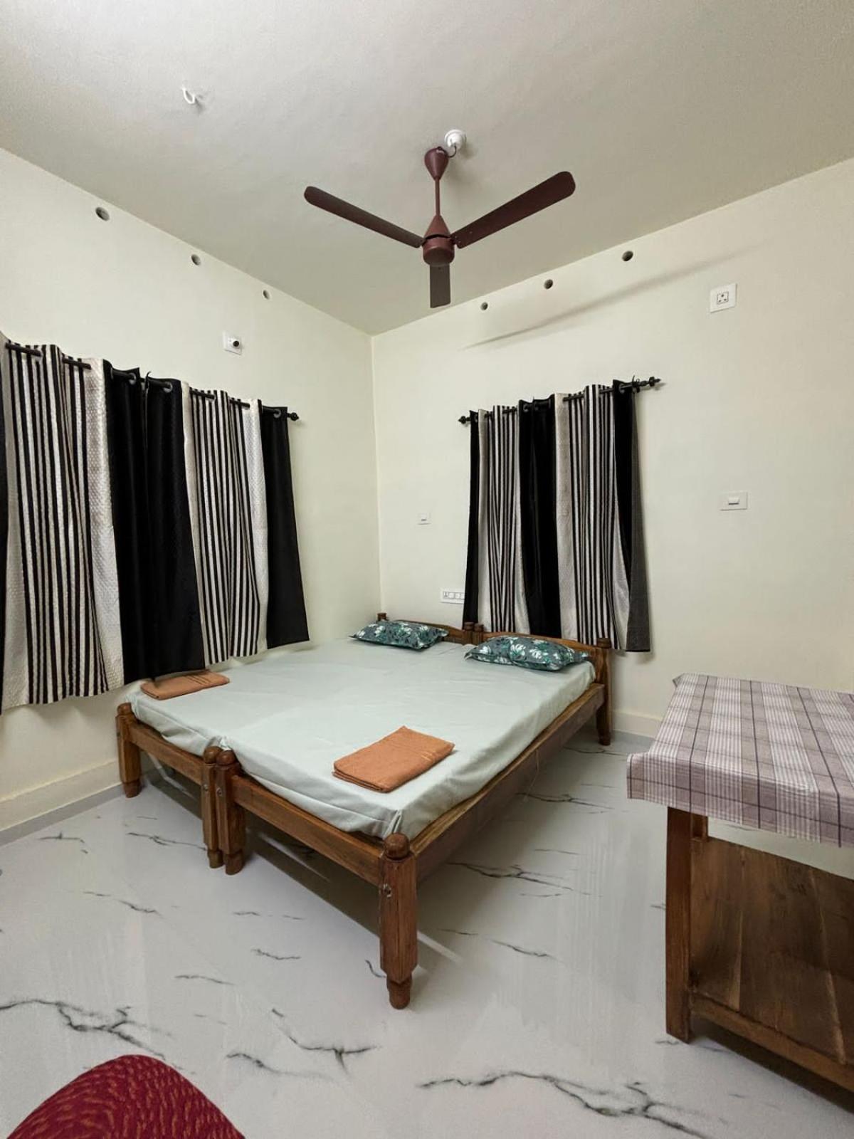Golden Beach Home Stay Alappuzha Экстерьер фото