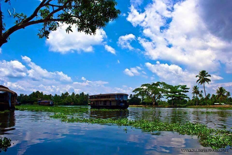 Golden Beach Home Stay Alappuzha Экстерьер фото