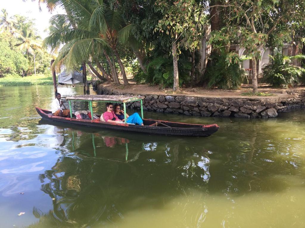 Golden Beach Home Stay Alappuzha Экстерьер фото